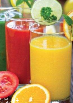 一杯芒果汁的热量是多少,果汁的热量是多少大卡