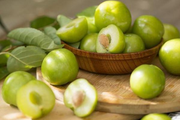 李子可以泡酒喝吗?怎么泡,李子可以泡酒喝吗? 李子可以泡酒喝吗?怎么泡,李子可以泡酒喝吗?