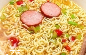 方便面是不是发物,方便面是不是发物的东西