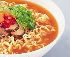 吃方便面不能吃什么,吃方便面的正确吃法 吃方便面不能吃什么,吃方便面的正确吃法