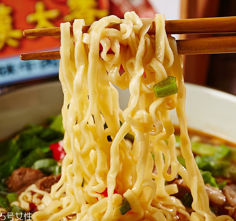 方便面饱腹感强吗,方便面能吃饱吗