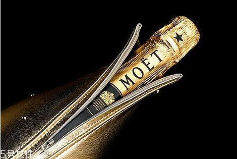 香槟放的时间越长越好吗,香槟适合长时间存放吗