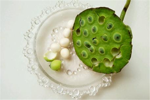 莲子养胃吗,莲子对胃有好处吗