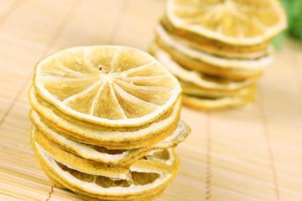 柠檬干片怎么泡水,柠檬干片泡水的正确泡法