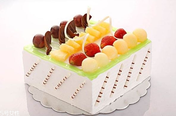 蛋糕的大小尺寸是什么,蛋糕的尺寸怎么算大概有多大