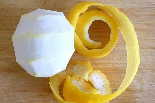 柠檬皮能生吃吗?,柠檬皮能生吃吗?吃了好还是不好