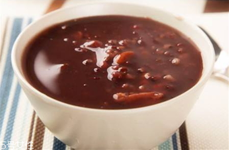煮红豆汤放什么糖最好,煲红豆糖水放什么糖好 煮红豆汤放什么糖最好,煲红豆糖水放什么糖好