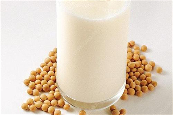 黄豆和什么一起打豆浆有营养,请问豆浆能和鸡蛋一起吃吗