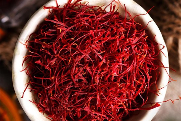 藏红花泡水喝的功效能调理月经吗,藏红花可以调理月经量少吗