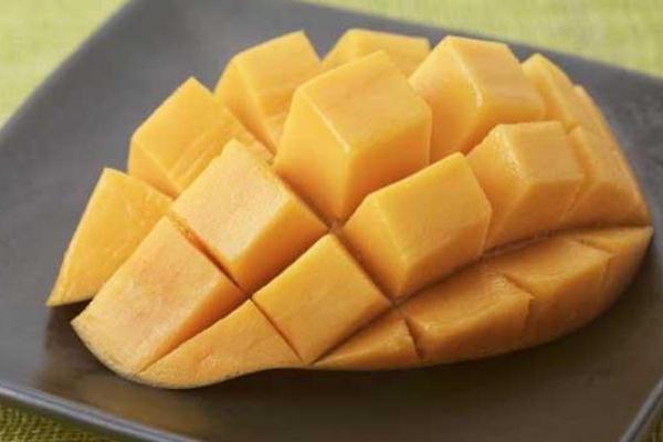 芒果可以和小龙虾一起吃吗?,龙虾能和芒果一起吃吗