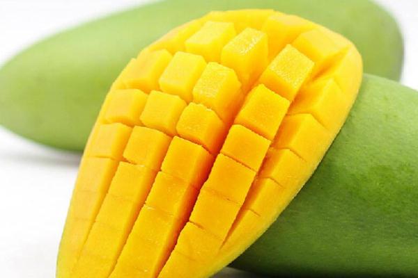 芒果有点生可以吃吗?,请问芒果有点生可以吃吗