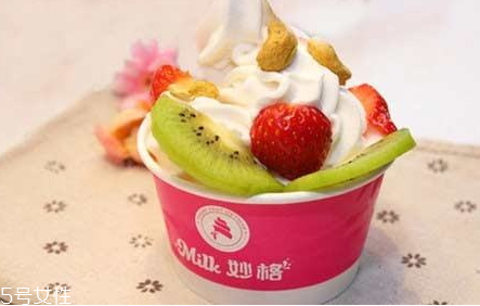 雪糕跟冰淇淋有什么区别,霜淇淋和冰淇淋的区别