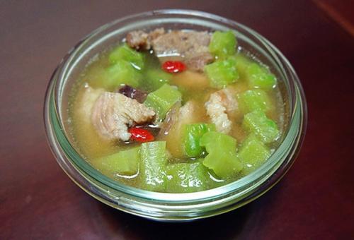 苦瓜汤怎么煮不会苦,苦瓜汤怎么做不苦