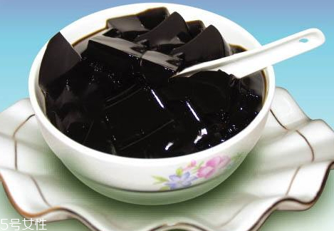 黑凉粉的特点,黑凉粉是什么