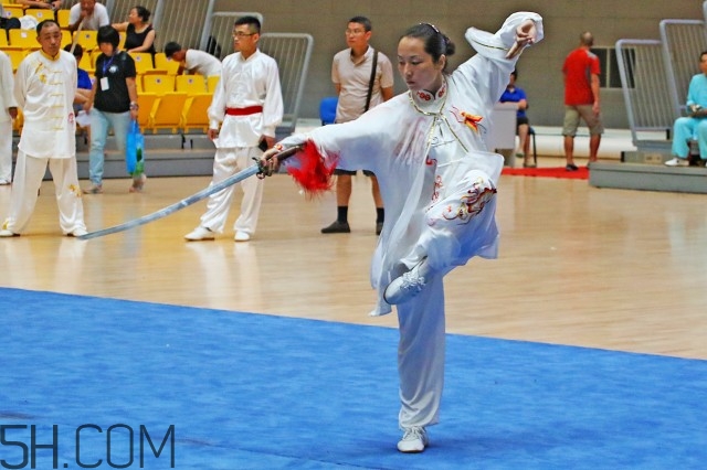 女性练习跆拳道的益处(女孩练跆拳道的好处是什么) 女性练习跆拳道的益处(女孩练跆拳道的好处是什么)