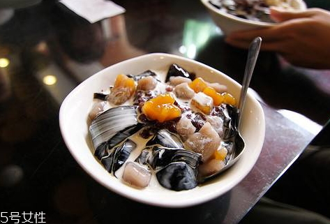 干白葡萄酒需要醒酒吗?,喝干白葡萄酒要醒酒吗