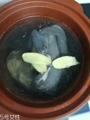 新鲜蘑菇要煮多久才能熟,蘑菇煮多久能熟透