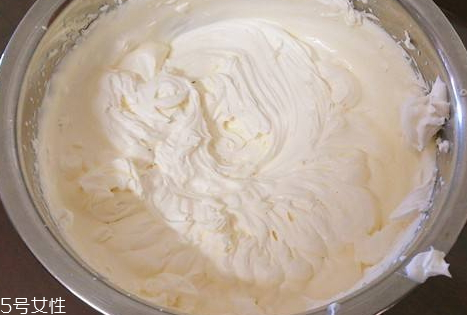 淡奶油打发诀窍,淡奶油打发技巧