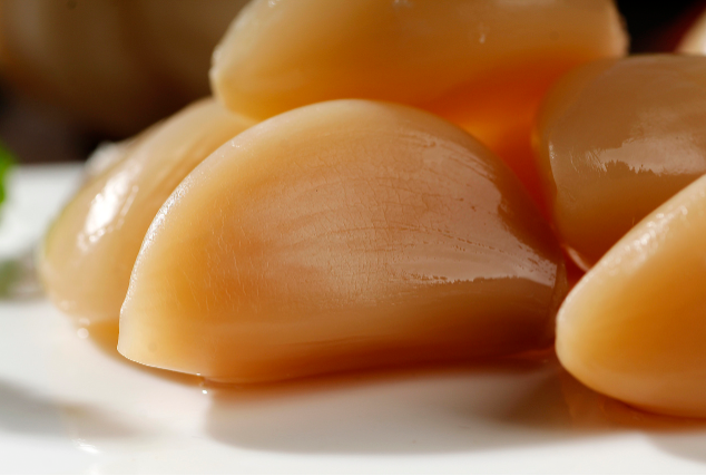 糖醋蒜头变绿原因,蒜头和醋变绿色