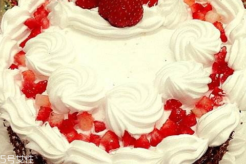 淡奶油可以放冰箱吗,淡奶油放冰箱冷藏可以放多久