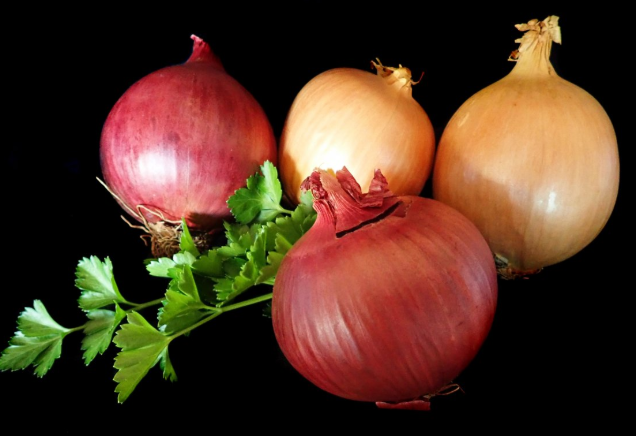 洋葱泡水喝有什么好处,泡洋葱水有什么功效