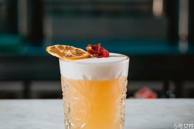 威士忌酸加蛋清怎么调,威士忌酸加蛋清鸡尾酒配方