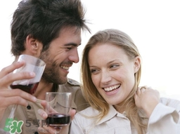 喝红酒能增加生男孩的几率,男人喝了红酒能不能要孩子