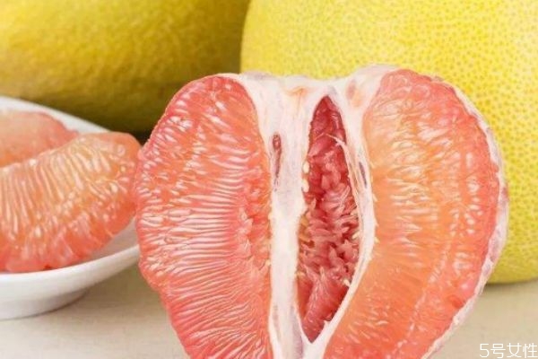 柚子底部有个洞可以吃吗,柚子有个洞怎么回事