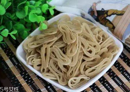 敲鱼面的做法,捶鱼面怎么吃