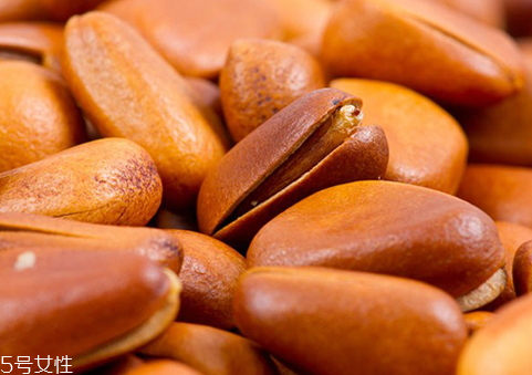 吃松子仁有什么好处,松子仁的功效和作用