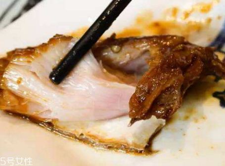 春饼要用开水烫面吗?,春饼为什么要用开水烫面