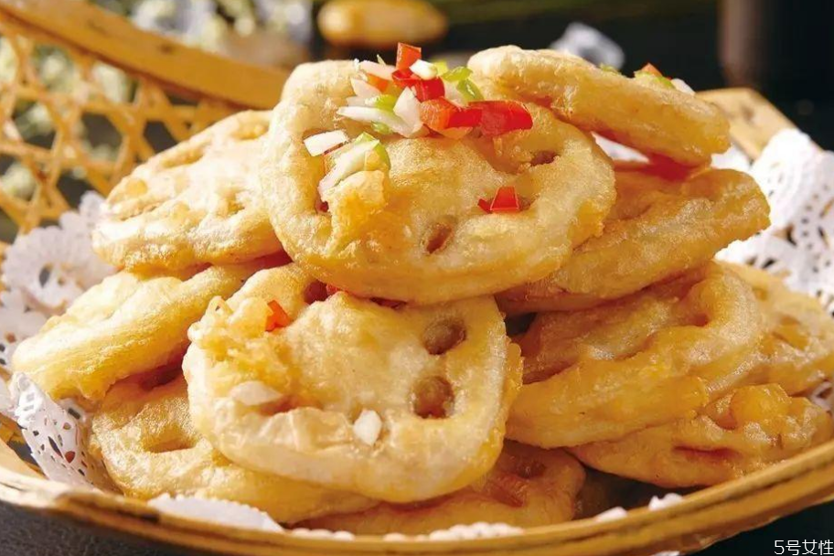 炸藕夹的面糊用生粉还是用淀粉,做藕夹要用泡打粉吗