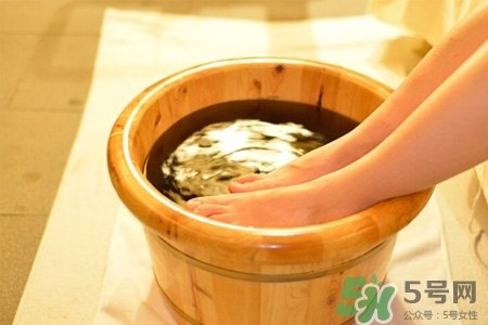 用艾草泡脚有助于怀孕吗,艾草泡脚可以助孕吗