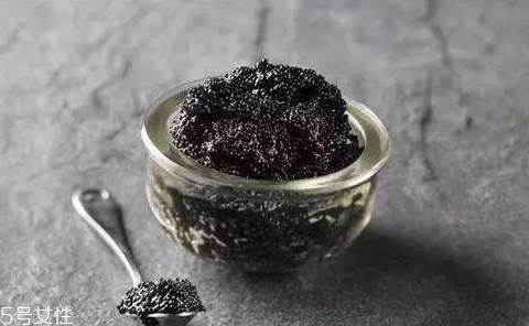 黑色鱼子酱有多贵,红鱼子酱和黑鱼子酱哪个更贵