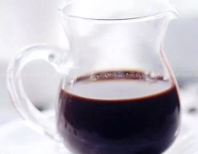 巧克力风味调味糖浆,巧克力酱和巧克力糖浆