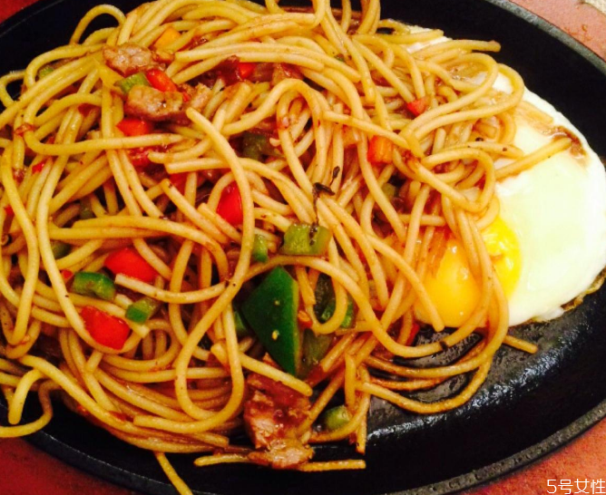 煮意大利面的时候要盖锅盖吗,煮意大利面要盖盖子吗 煮意大利面的时候要盖锅盖吗,煮意大利面要盖盖子吗