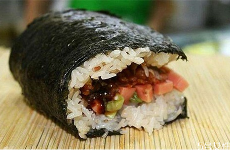 如何做糯米饭团,学做糯米饭团