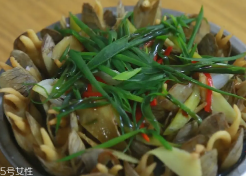 为啥我的焖面坨成一坨,焖面坨了怎么补救