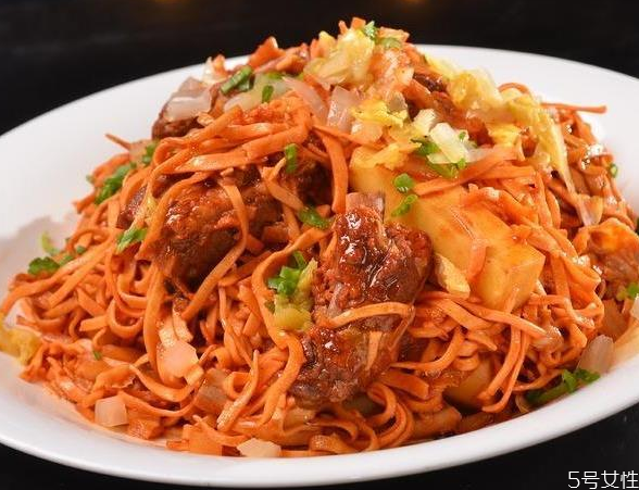 焖面和卤面哪个好吃,焖面和卤面的区别 焖面和卤面哪个好吃,焖面和卤面的区别