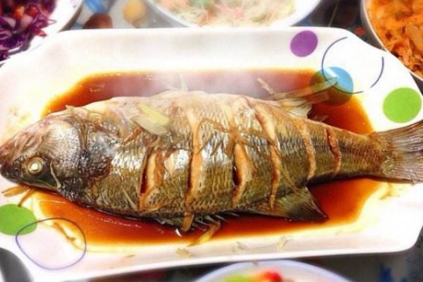 为什么过年要吃鱼,为什么过年要吃鱼的传说