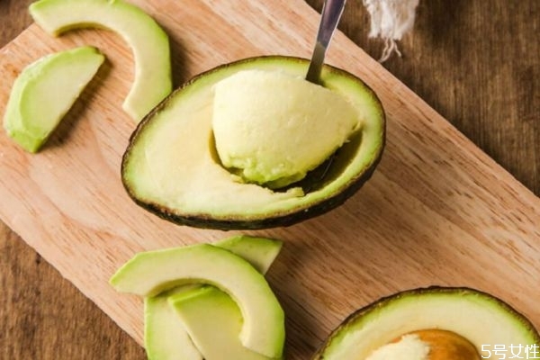 牛油果热量那么高为什么能减肥,吃牛油果可减肥?专家辟谣:热量高 牛油果热量那么高为什么能减肥,吃牛油果可减肥?专家辟谣:热量高