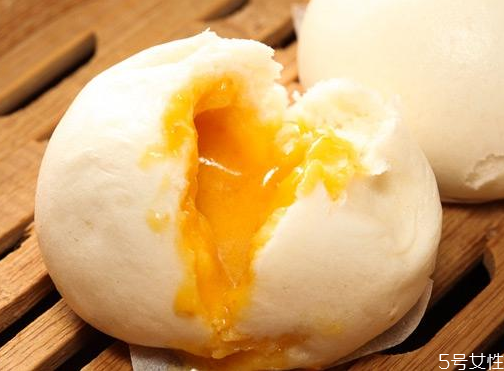 流沙包的馅是什么食材做的,流沙包的馅是什么