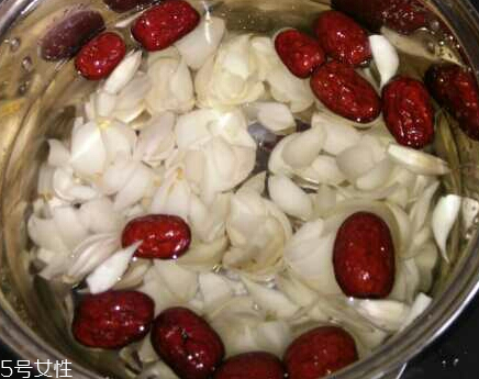 新鲜百合的功效,鲜百合的吃法