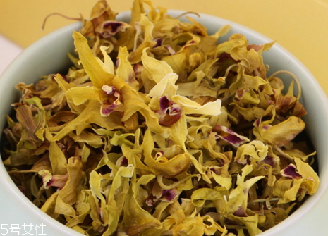 石斛花茶的功效,石斛花泡水喝的好处