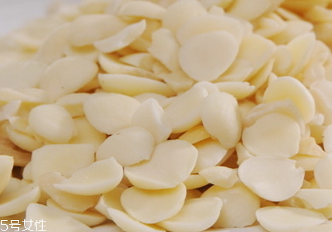 山杏仁热量高吗,杏仁热量高不高