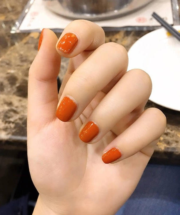 今年流行的美甲颜色,今年流行的指甲颜色和款式