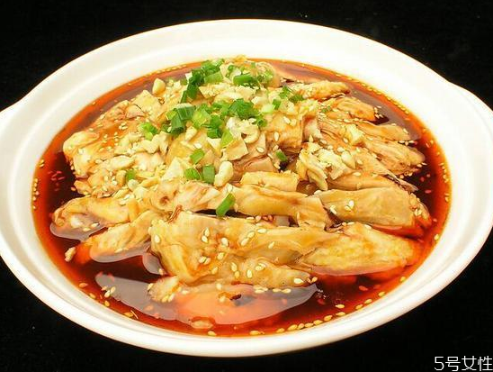 口水鸡为什么要放冰水,口水鸡是用口水做的吗