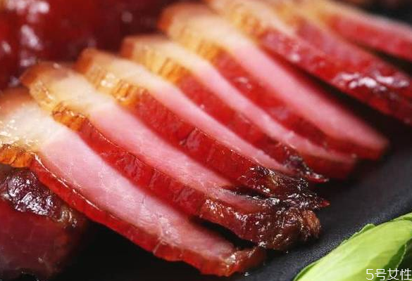 腊肉腌多久才有腊味,腊肉腌制几天后才能有腊味?