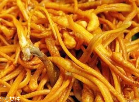 虫草花泡水为什么会变黑,虫草花泡水变黑是什么问题