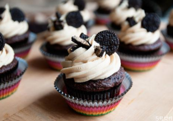 如何做奥利奥蛋糕,奥利奥夹心蛋糕好吃吗